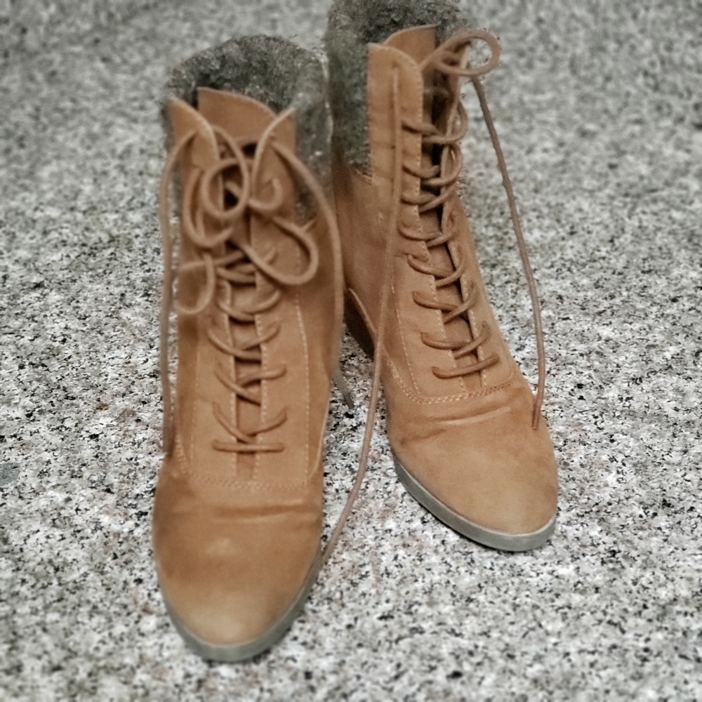 2/$20 Trending Leather Madden girl wedge boot